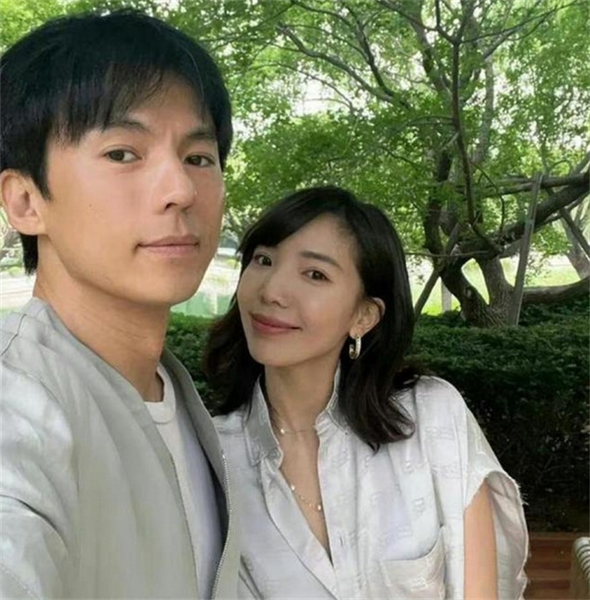 演员宋宁峰的妻子宣布怀二胎，母女温馨互动感动众人