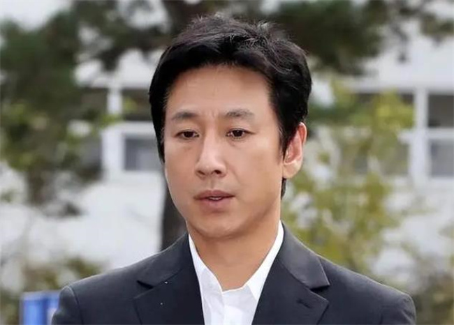 《韩国影视圈共同呼吁政府行动：保护明星尊严，遏制网络暴力》