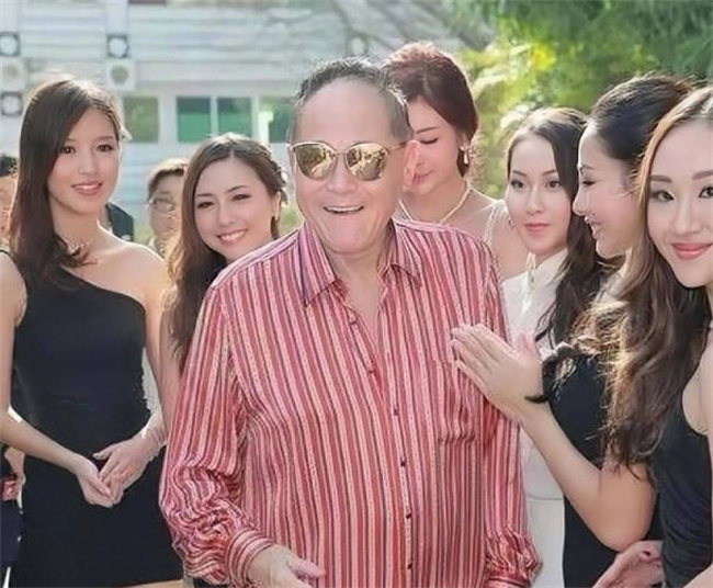 赵世曾87岁豪宅曝光，生活奢华感情生活引发热议